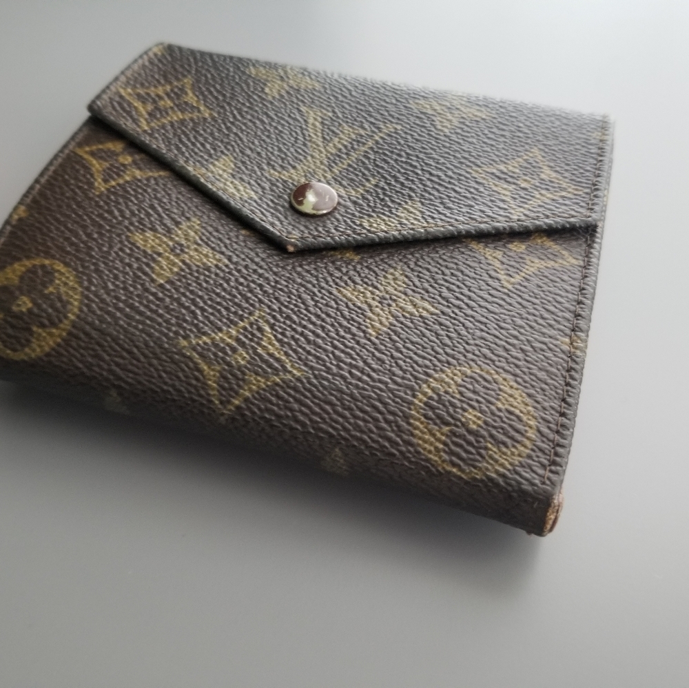 Louis Vuitton Vintage Classic Signature wallet - Picture 6 of 14
